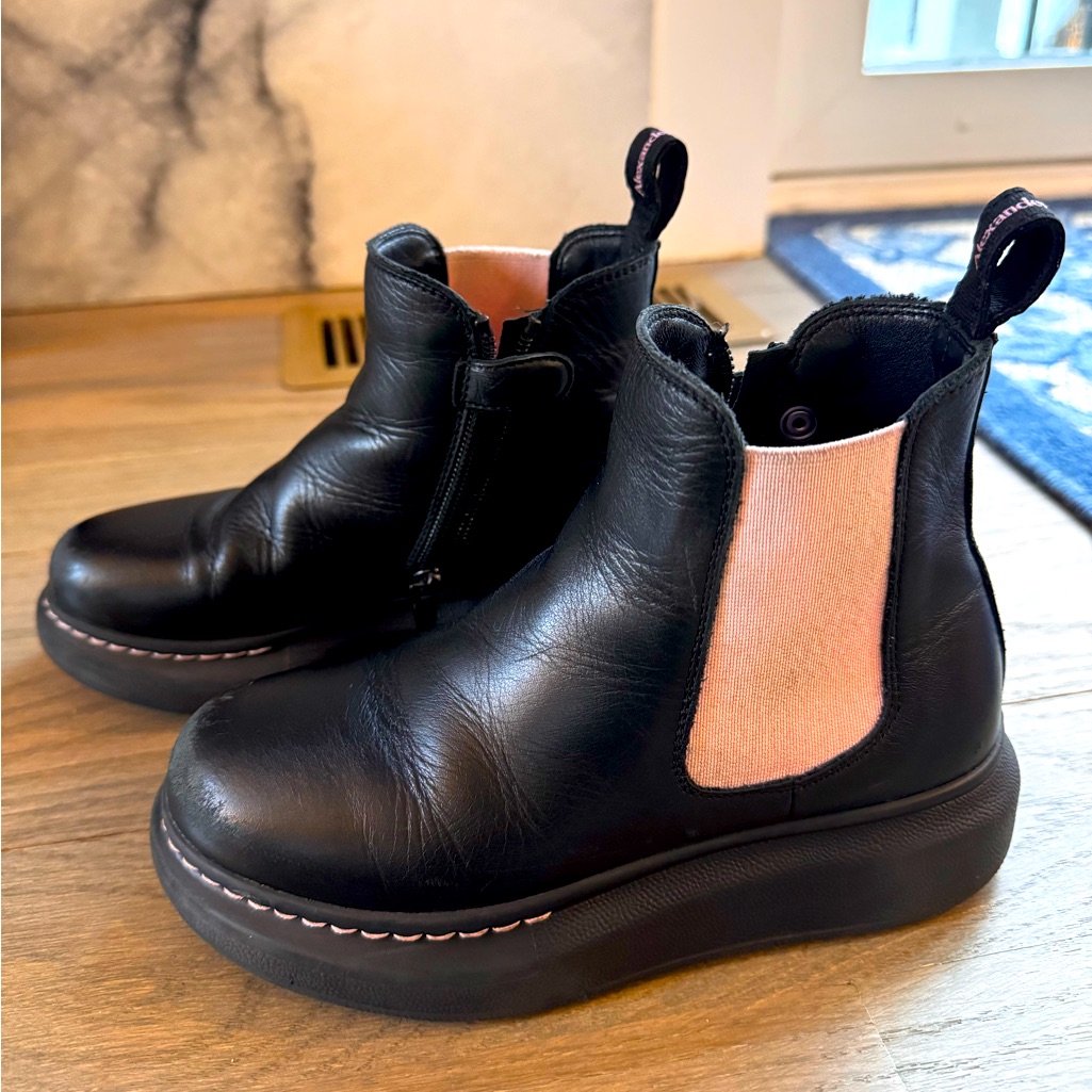 Mcqueen Leather Boots Size Eu 31